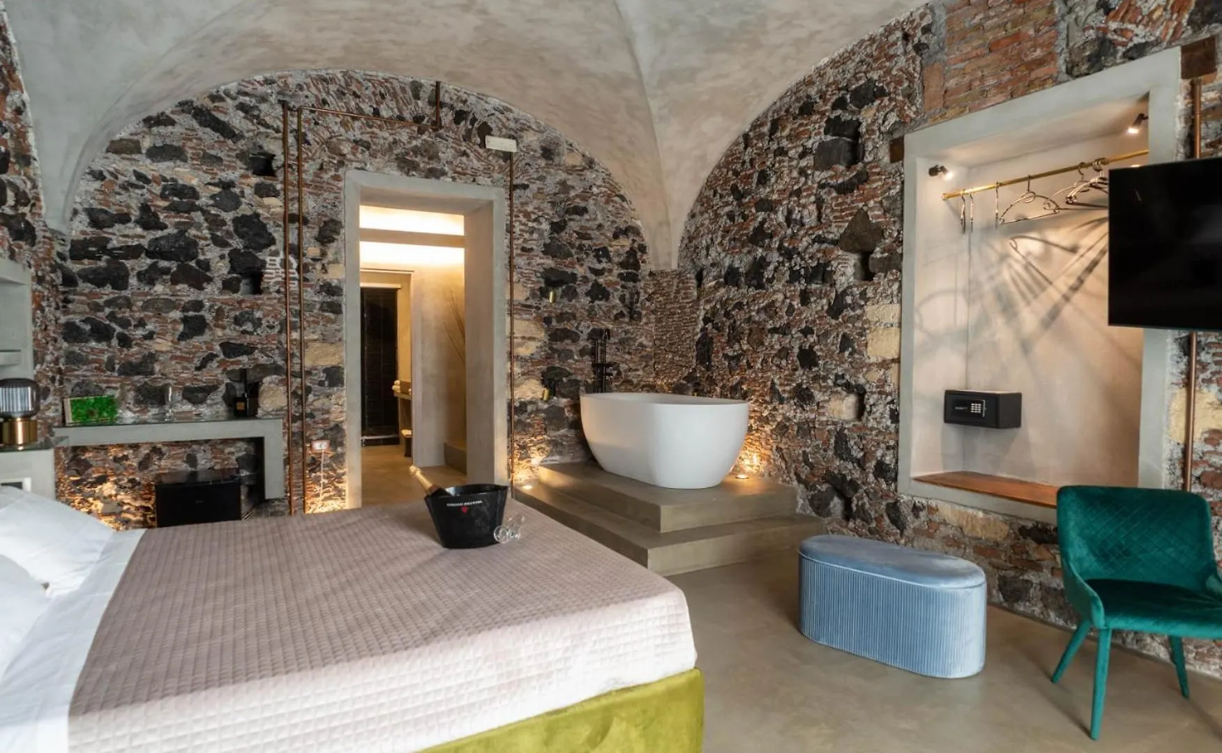Charme Catania Central Suites Italien