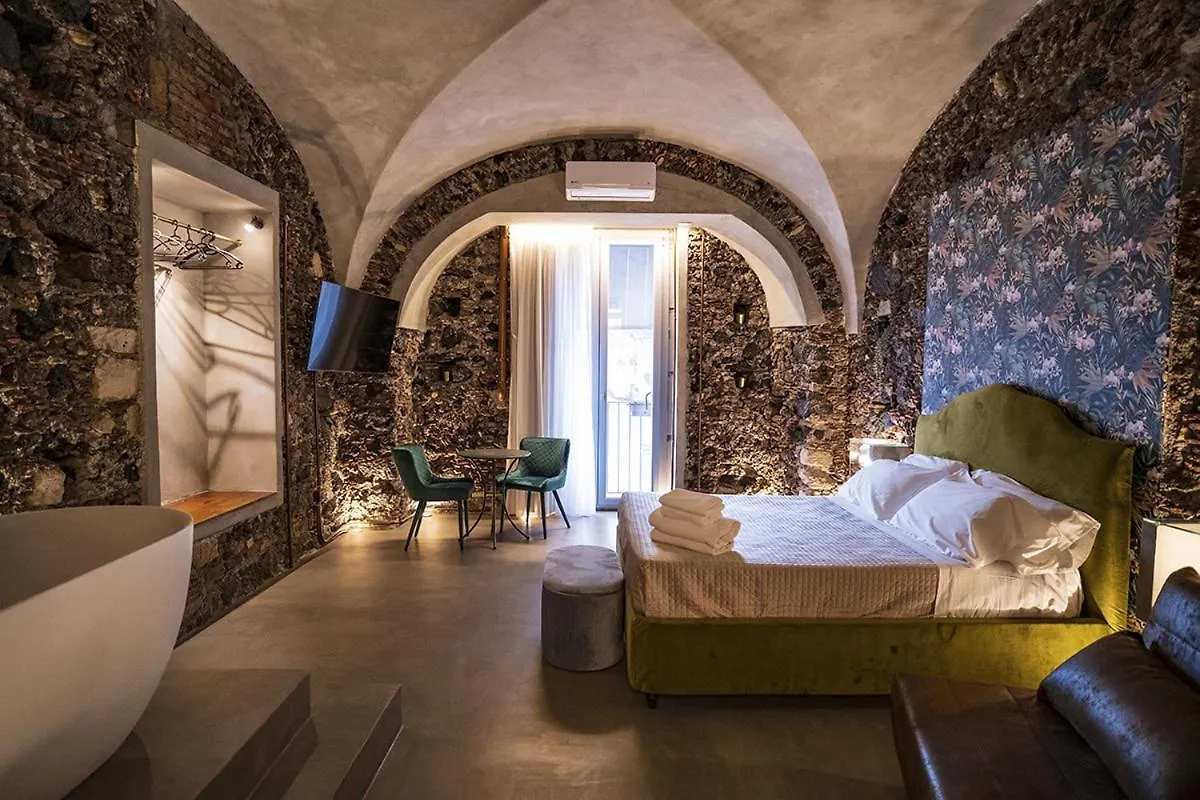 Charme Catania Central Suites Hotel